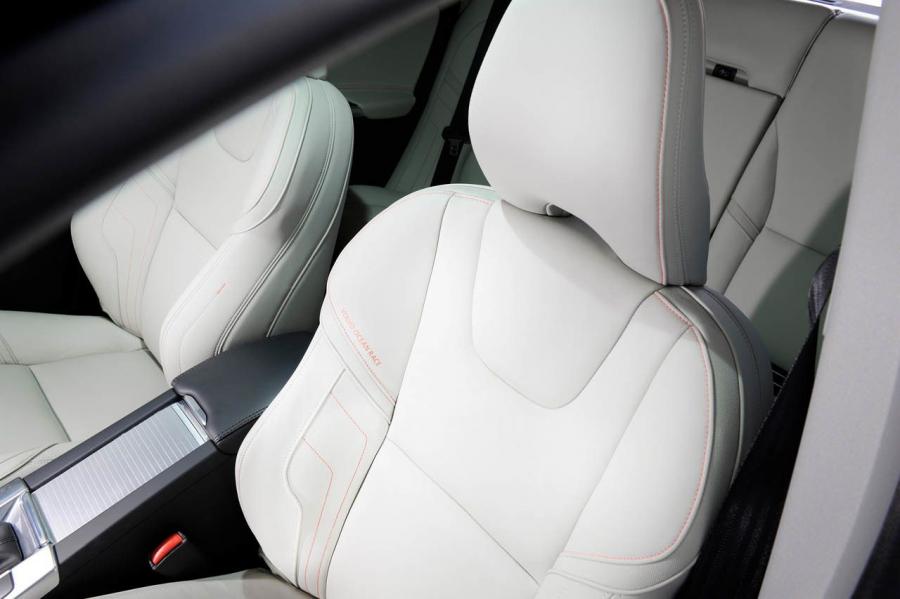  Volvo XC60 Ocean Race 2015 года  (фото 6 из 10)